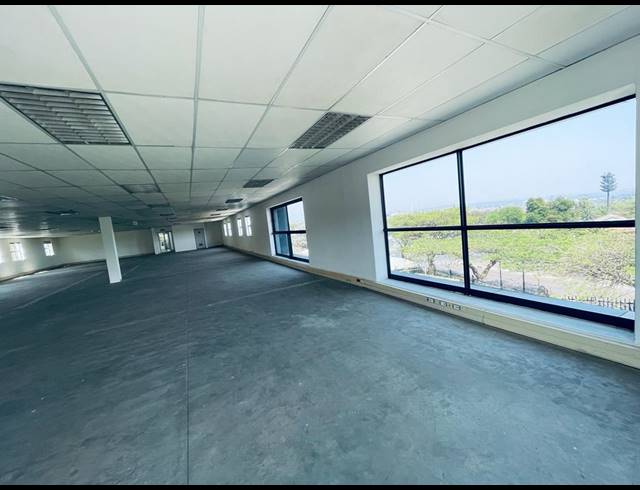 568M² OFFICE TO LET IN VORNA VALLEY